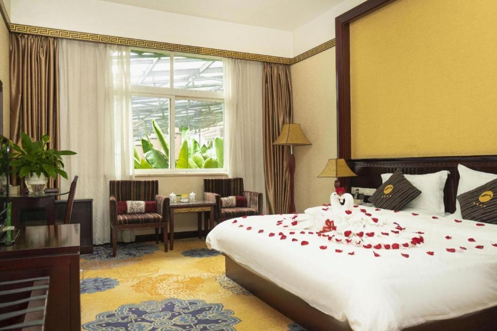 Shangri-La Original Density Hotel Екстер'єр фото